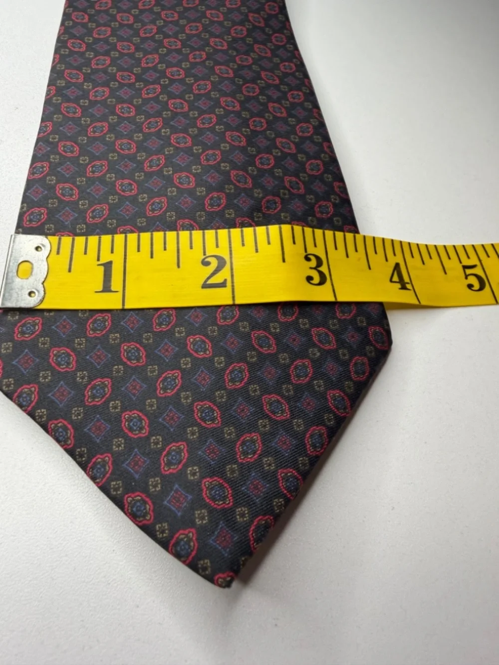 Vintage 102 Madison Italian Silk Neck Tie Navy Blue Red Made in USA 59